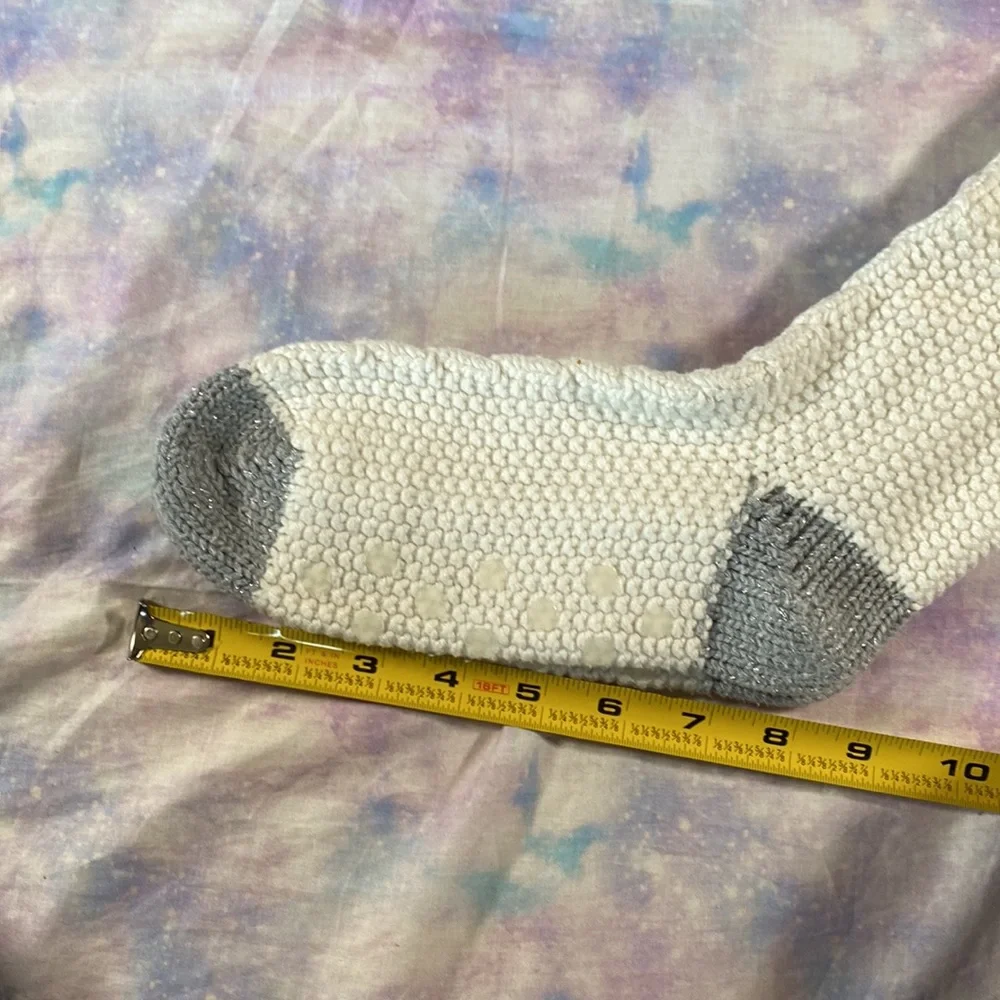 VS • Cashmere Blend Pom Pom Slipper Socks size M/L